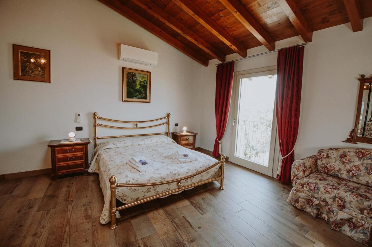 B&B Casa Santa Lucia Manerba del Garda Exteriör bild